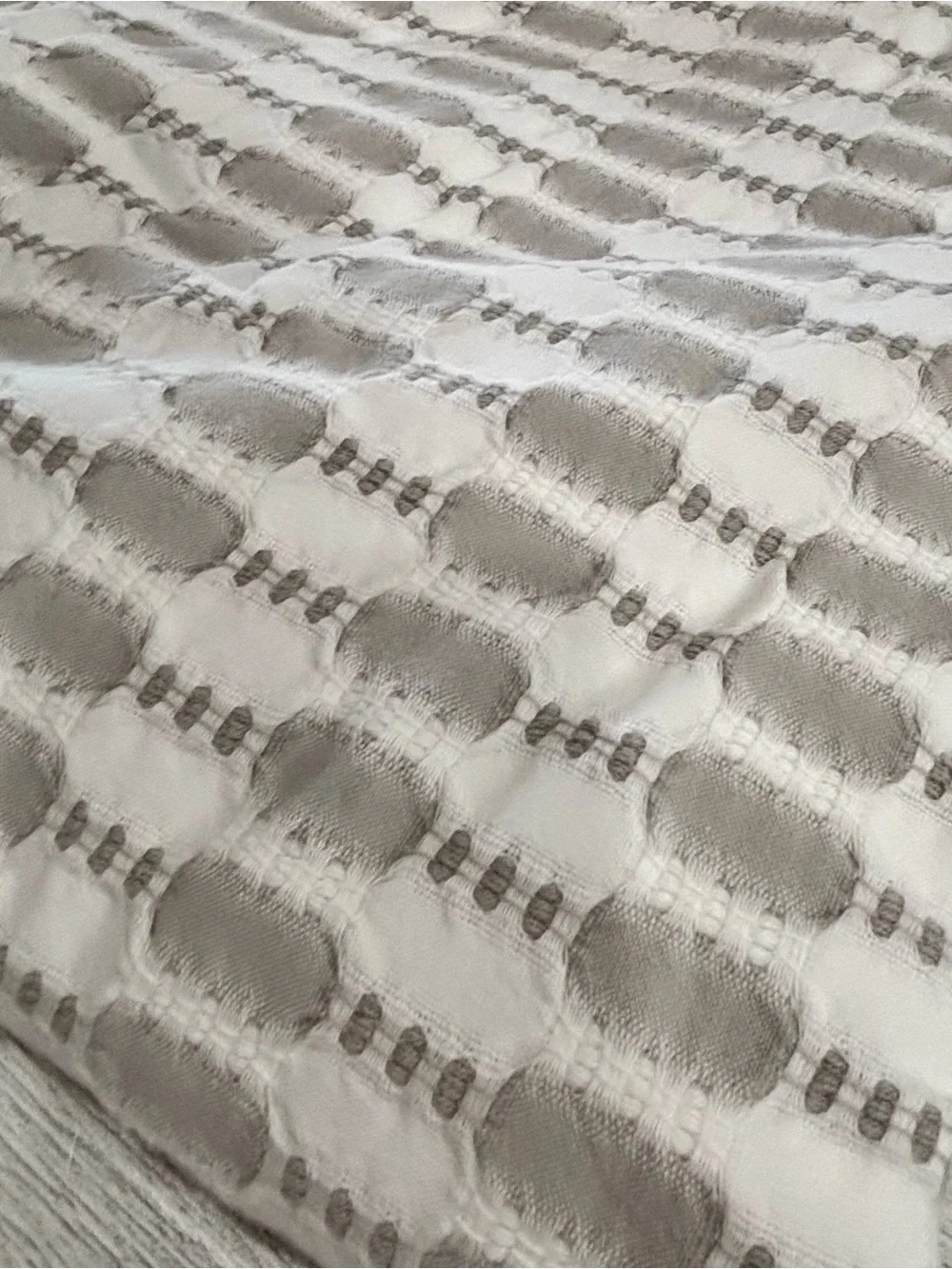 WEST ELM Gray Ivory Textured Dots ESTELA Duvet Cover Button Closure King Size